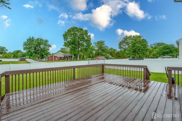 5 Cherrywood Drive, Piscataway, NJ 08854
