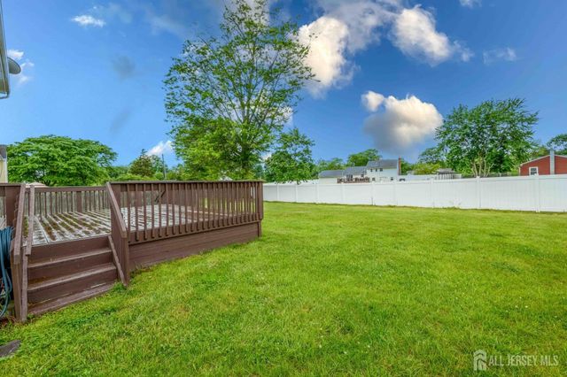 5 Cherrywood Drive, Piscataway, NJ 08854