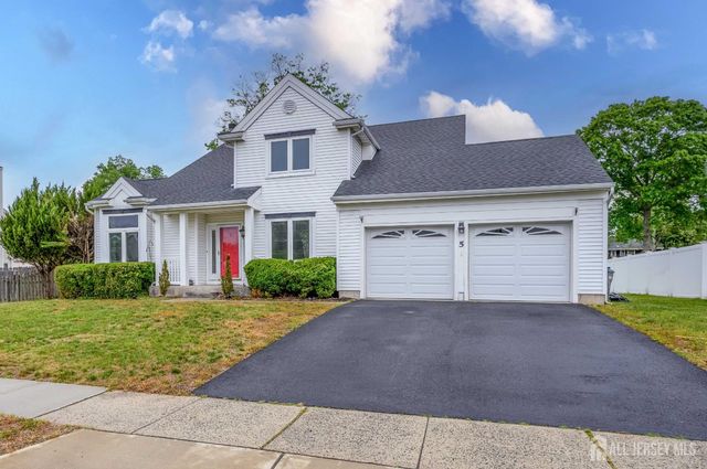 5 Cherrywood Drive, Piscataway, NJ 08854