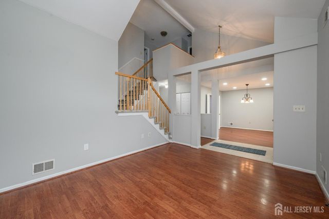 5 Cherrywood Drive, Piscataway, NJ 08854