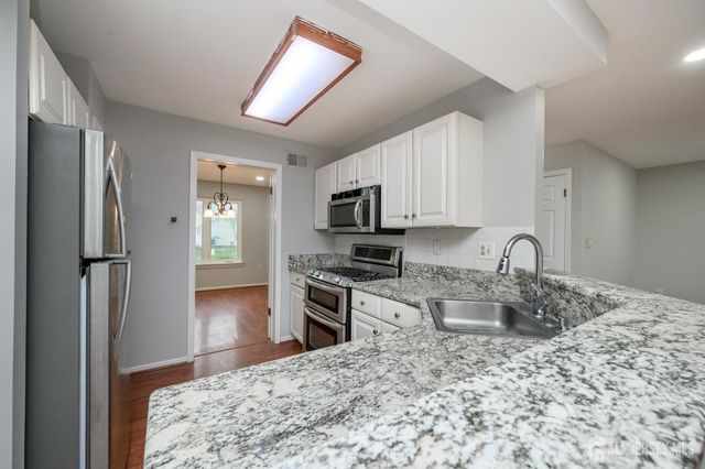 5 Cherrywood Drive, Piscataway, NJ 08854