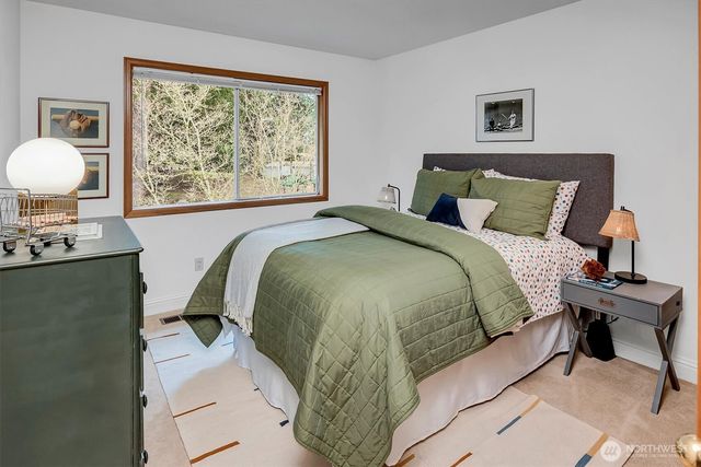 3911 240th Place SE, Sammamish, WA 98029