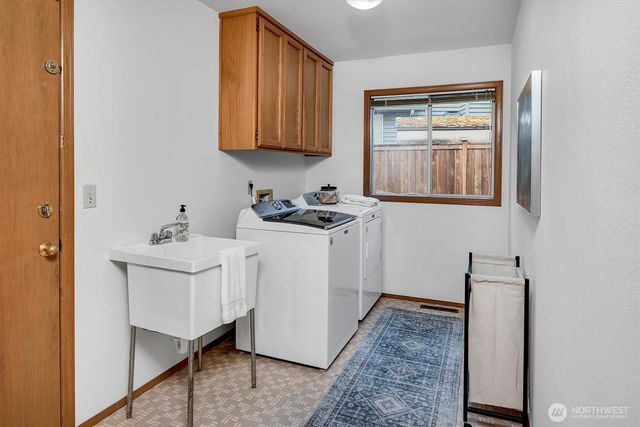 3911 240th Place SE, Sammamish, WA 98029