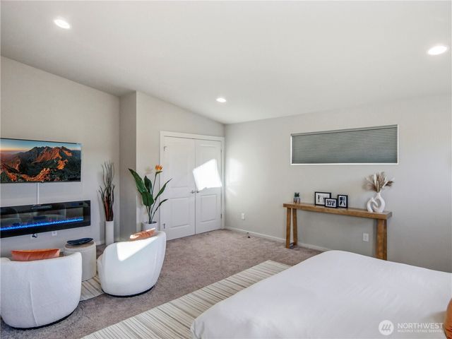 32749 Maple Avenue SE, Black Diamond, WA 98010