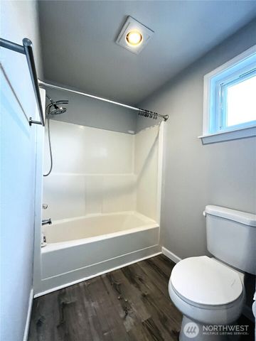 19573 2nd Avenue NE, Poulsbo, WA 98366