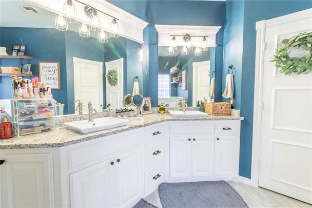 10613 NW 38th Street, Yukon, OK 73099