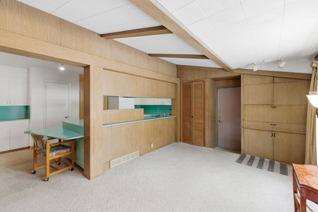 924 Bellclaire Avenue Se, East Grand Rapids, MI 49506