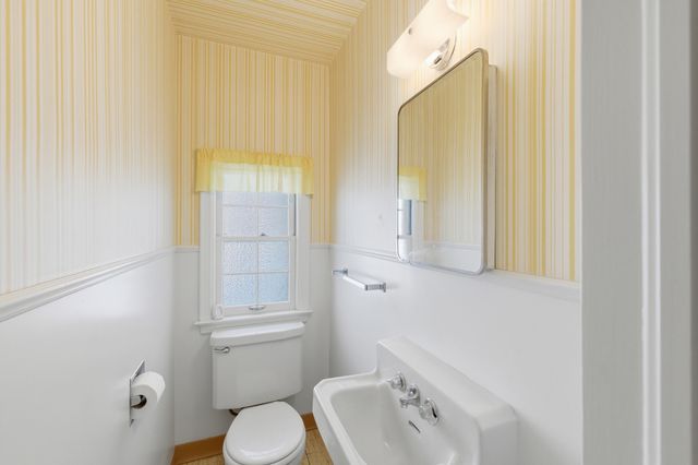 924 Bellclaire Avenue Se, East Grand Rapids, MI 49506