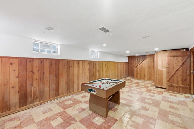 924 Bellclaire Avenue Se, East Grand Rapids, MI 49506