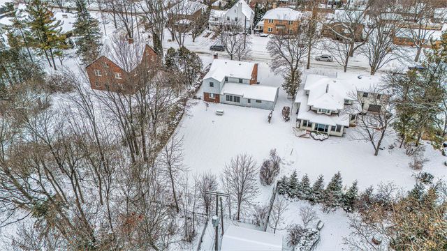 924 Bellclaire Avenue Se, East Grand Rapids, MI 49506