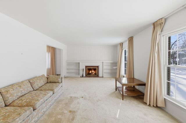 924 Bellclaire Avenue Se, East Grand Rapids, MI 49506