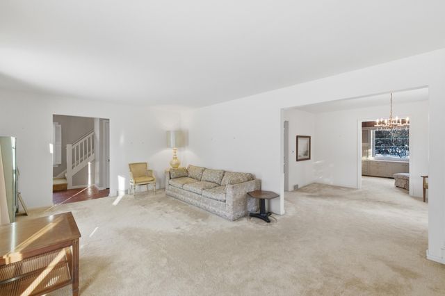 924 Bellclaire Avenue Se, East Grand Rapids, MI 49506