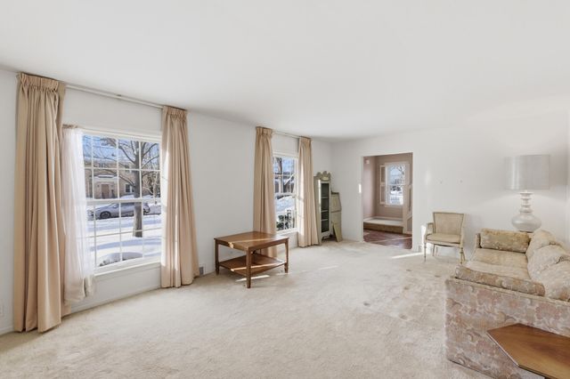 924 Bellclaire Avenue Se, East Grand Rapids, MI 49506