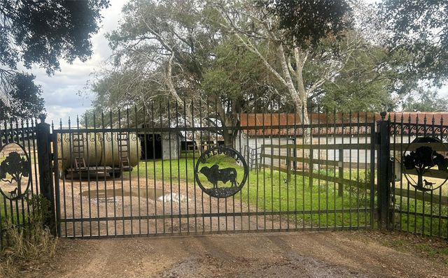 300 Fremont Lane, Brookshire, TX 77423