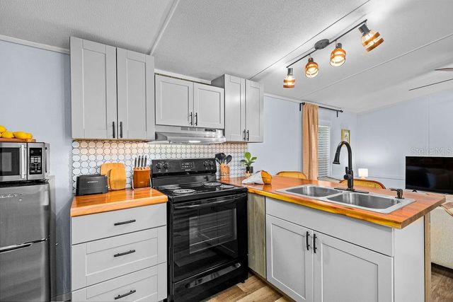 341 SW YALE TERRACE, Fort White, FL 32038