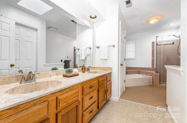 944 Evian Lane, Matthews, NC 28105