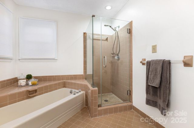 944 Evian Lane, Matthews, NC 28105