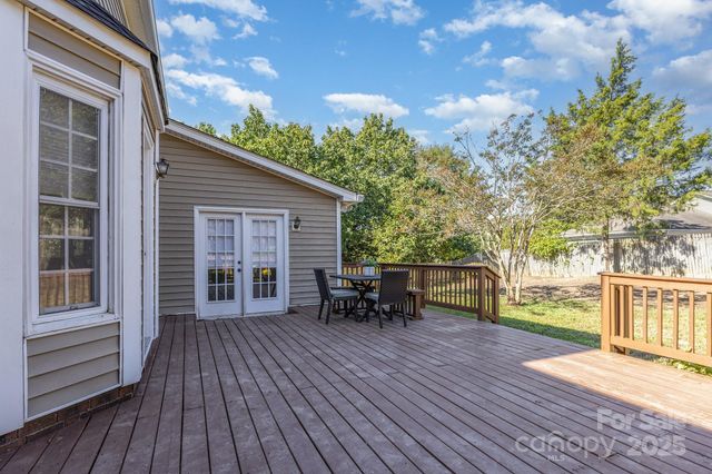 944 Evian Lane, Matthews, NC 28105