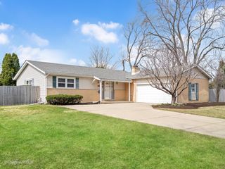 7102 Beechnut Lane, Darien, IL 60561