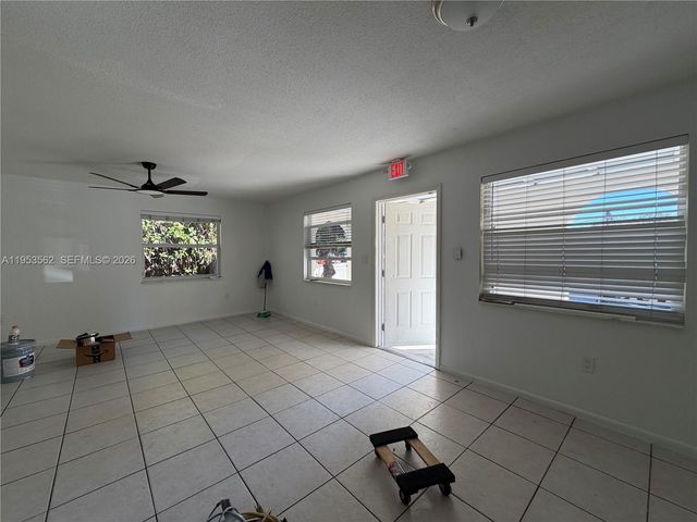 951 SW 16th St 1-2, Fort Lauderdale, FL 33315