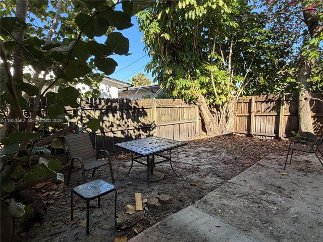 951 SW 16th St 1-2, Fort Lauderdale, FL 33315