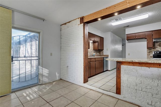 210 Slaughter Street, Arlington, TX 76011