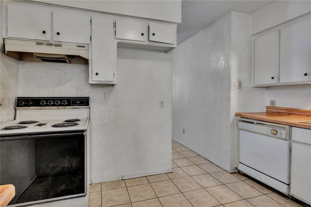 210 Slaughter Street, Arlington, TX 76011