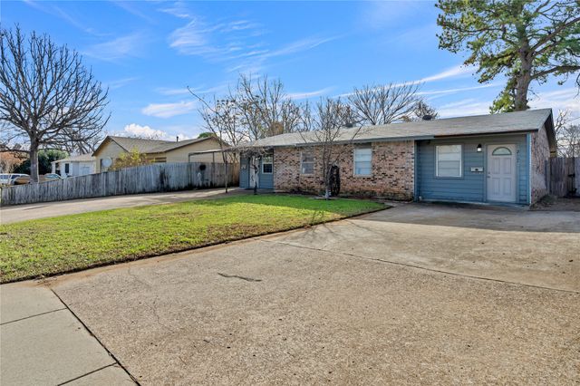 210 Slaughter Street, Arlington, TX 76011