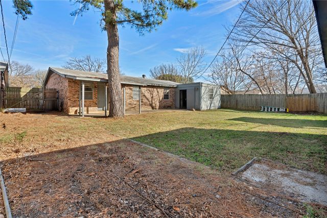 210 Slaughter Street, Arlington, TX 76011