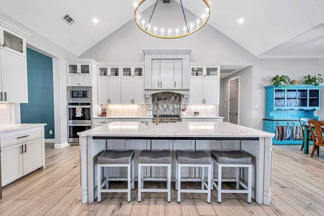 5705 E County Rd 94, Midland, TX 79706