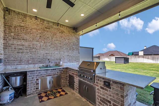 5705 E County Rd 94, Midland, TX 79706