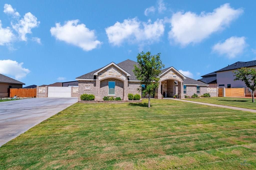 5705 E County Rd 94, Midland, TX 79706