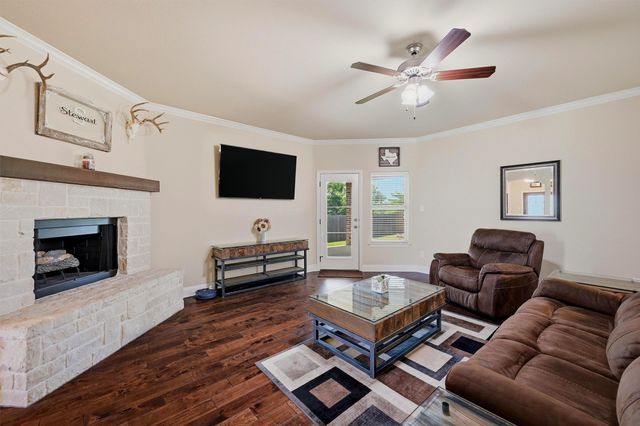 714 Mary Lee Lane, Collinsville, TX 76233