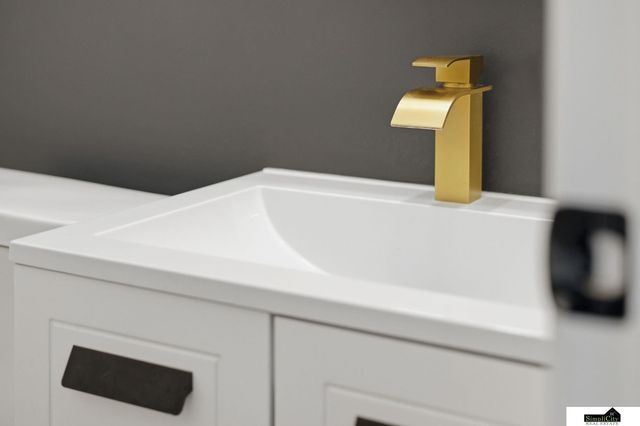 3460 Neerpark Drive, Lincoln, NE 68506