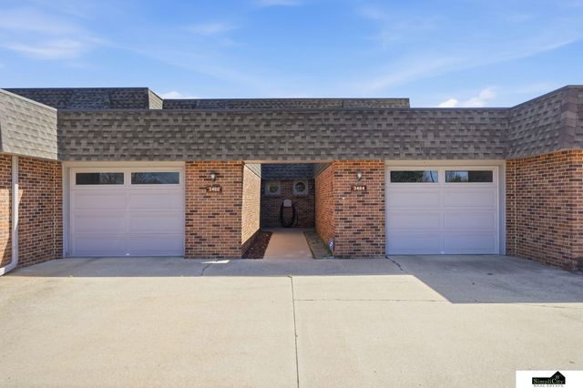 3460 Neerpark Drive, Lincoln, NE 68506