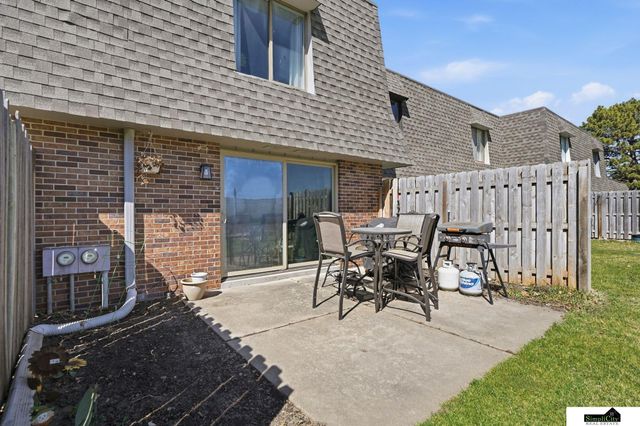 3460 Neerpark Drive, Lincoln, NE 68506