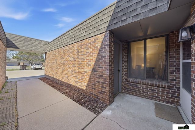 3460 Neerpark Drive, Lincoln, NE 68506