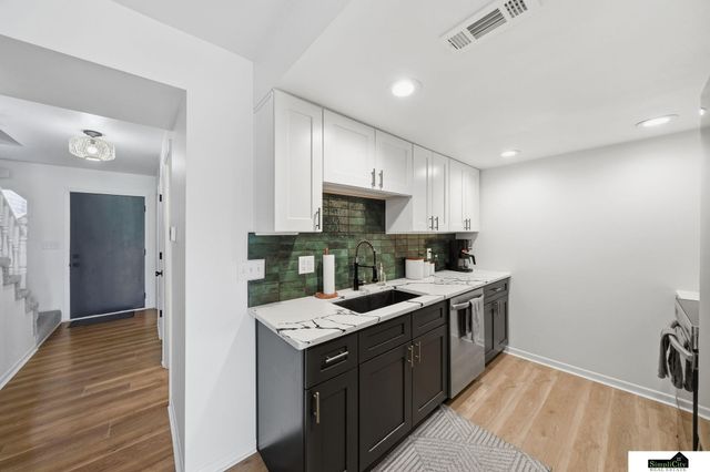 3460 Neerpark Drive, Lincoln, NE 68506