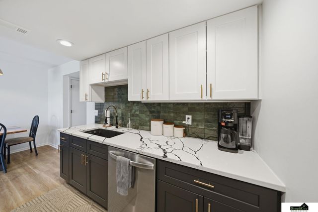 3460 Neerpark Drive, Lincoln, NE 68506