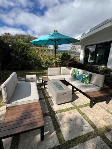 911 E 2ND AVENUE, New Smyrna Beach, FL 32169