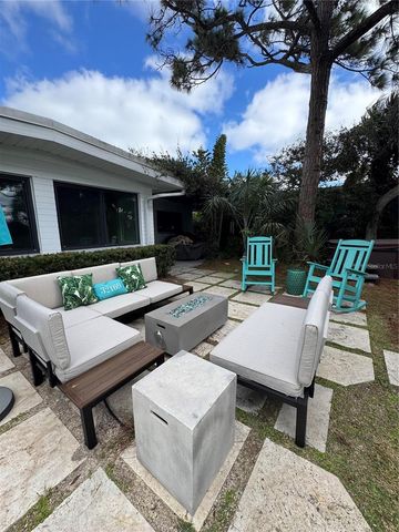 911 E 2ND AVENUE, New Smyrna Beach, FL 32169