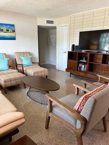 911 E 2ND AVENUE, New Smyrna Beach, FL 32169