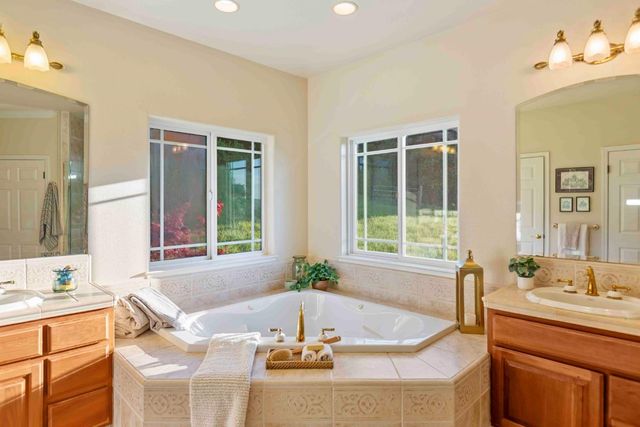 1860 Salinas Road, San Juan Bautista, CA 95045