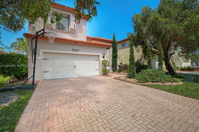 19237 NW 13th St, Pembroke Pines, FL 33029