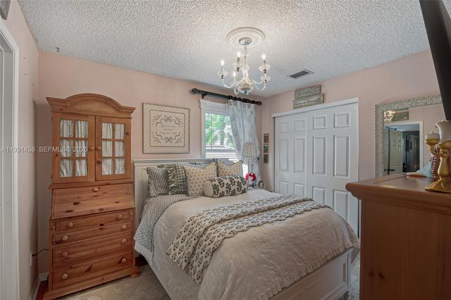 19237 NW 13th St, Pembroke Pines, FL 33029