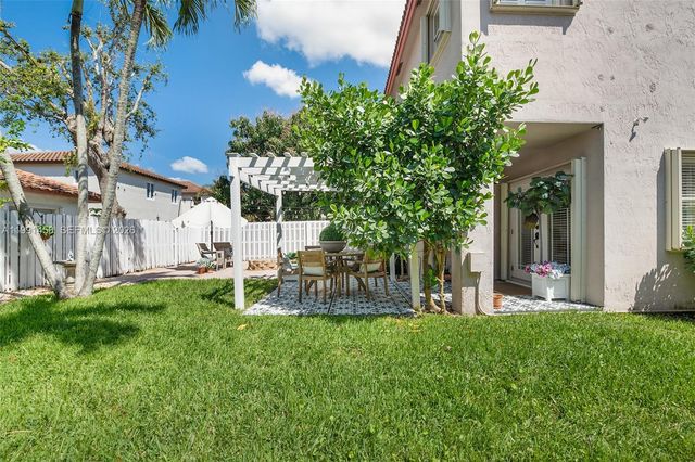 19237 NW 13th St, Pembroke Pines, FL 33029