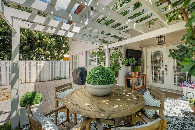 19237 NW 13th St, Pembroke Pines, FL 33029