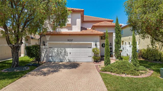 19237 NW 13th St, Pembroke Pines, FL 33029