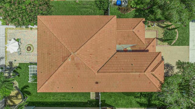 19237 NW 13th St, Pembroke Pines, FL 33029