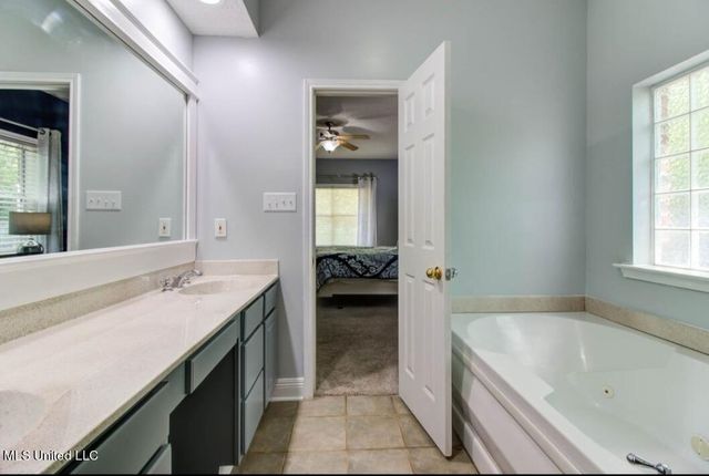 12 N Lakeview Drive, Ocean Springs, MS 39564